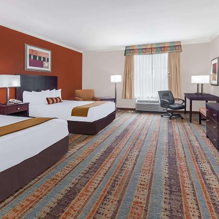 Baymont By Wyndham Henderson Hotel Exterior photo